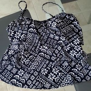 Black n white tankini top with built in bra